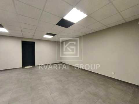 коммерческая по адресу Українська ул., 83