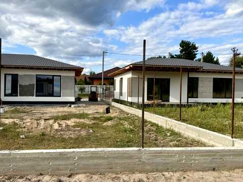 будинок за адресою Броварська