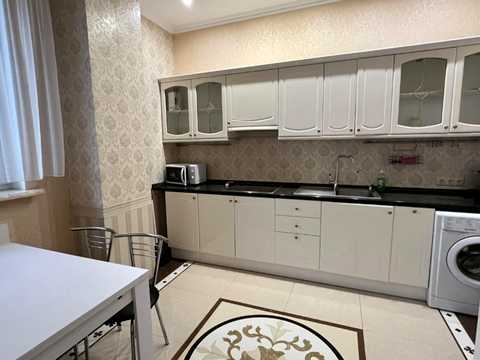 квартира за адресою Академіка Корольова вул., 5/4