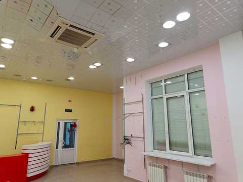 комерційна за адресою Вінстона Черчилля вул. (Червоноткацька), 43