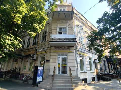 комерційна за адресою Садова вул., 14