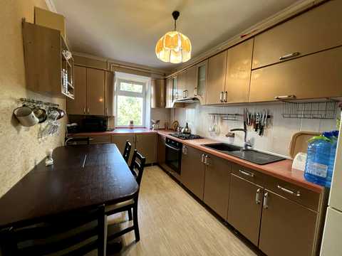квартира по адресу Металургів ул., 8