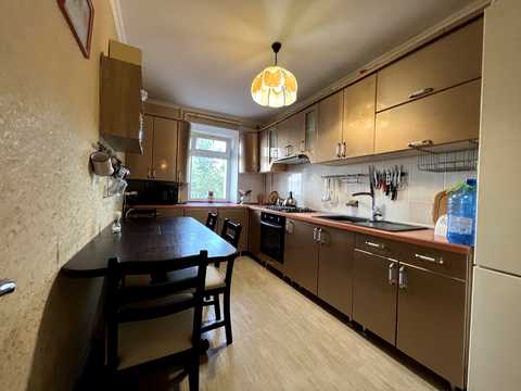 квартира за адресою Металургів вул., 8