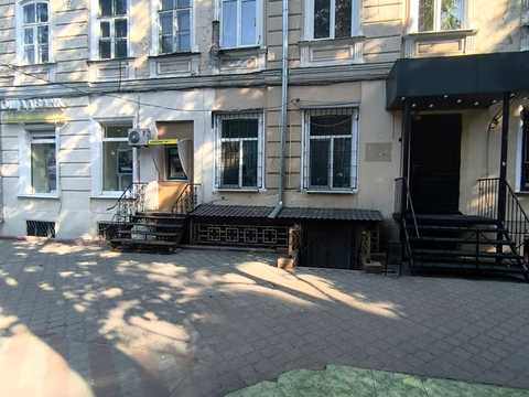 комерційна за адресою Садова вул., 14