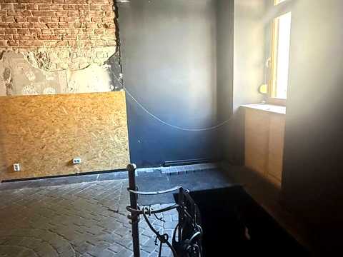 комерційна за адресою Пекарська вул., 34