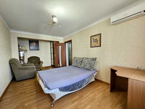 квартира за адресою Електровозна вул., 17а