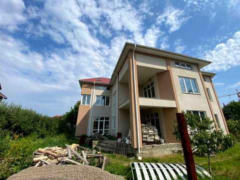 комерційна за адресою Скіфська вул., 2