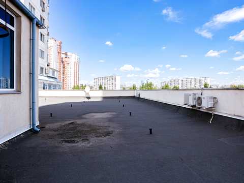 комерційна за адресою Юрія Шумського вул., 1-А
