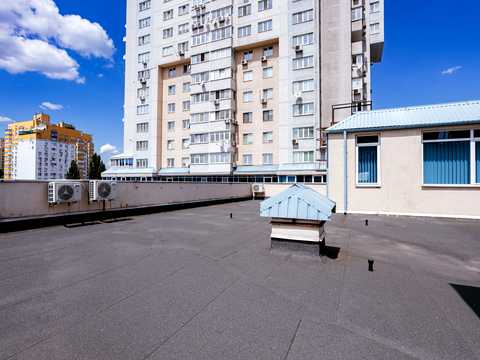 комерційна за адресою Юрія Шумського вул., 1-А