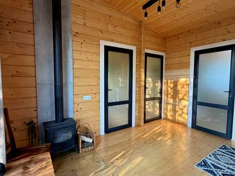 комерційна за адресою Джерельна вул., 3б