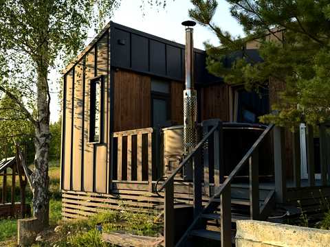 комерційна за адресою Джерельна вул., 3б