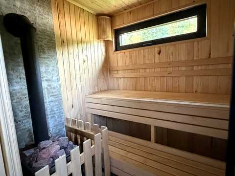 комерційна за адресою Джерельна вул., 3б