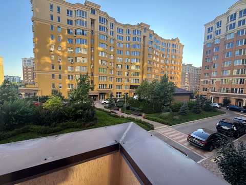 квартира за адресою Абрикосова вул., 3