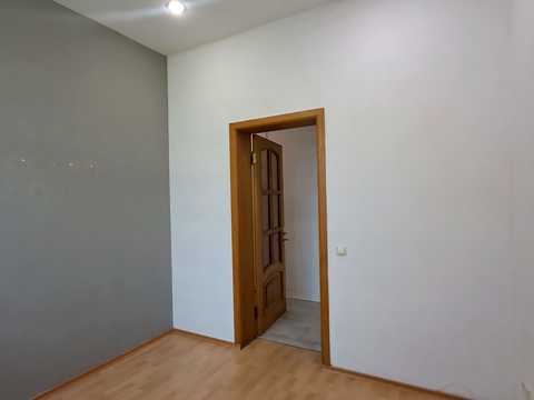 комерційна за адресою Предславинська вул., 34Б