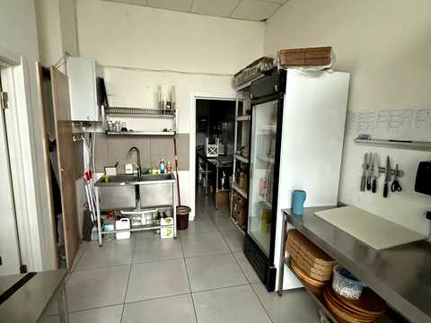 комерційна за адресою Бігова вул., 17