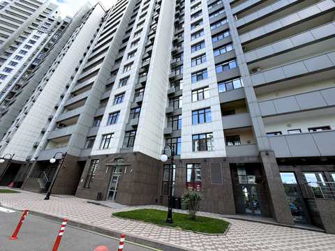паркоместо по адресу Андрея Верхогляда ул. (Михайла Драгомирова), 20