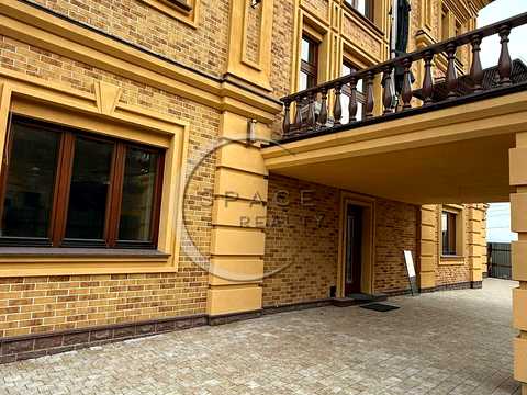 комерційна за адресою Ломаківська вул. (Мічуріна), 15