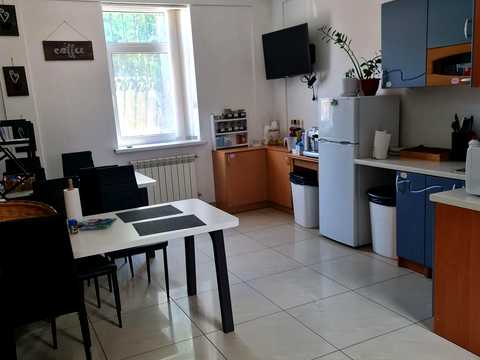комерційна за адресою Заводська вул., 8