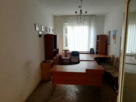 коммерческая по адресу Бескидская ул., 3