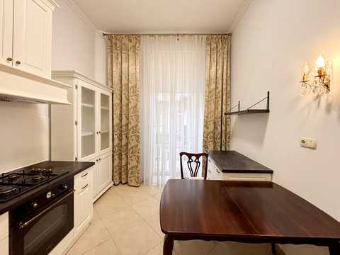 квартира за адресою Пантелеймона Куліша вул., 16