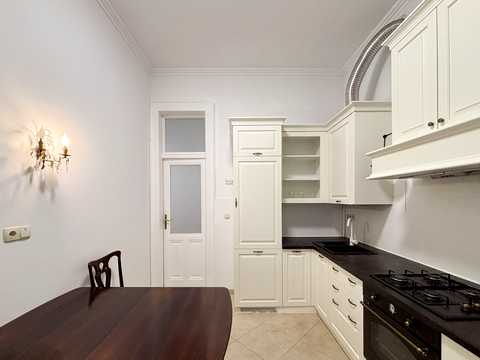 квартира за адресою Пантелеймона Куліша вул., 16