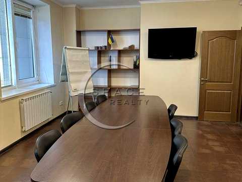 комерційна за адресою Юрія Шумського вул., 1