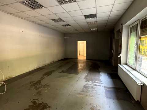 комерційна за адресою Чорновола вул., 143