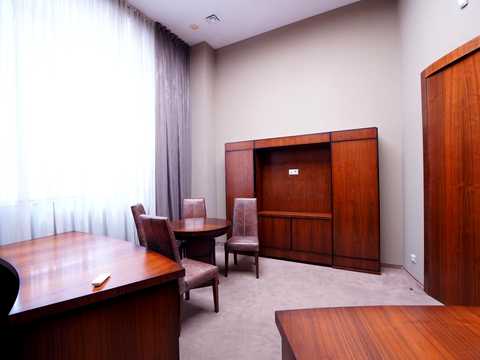 комерційна за адресою Жилянська вул., 59