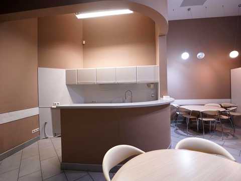 комерційна за адресою Жилянська вул., 59