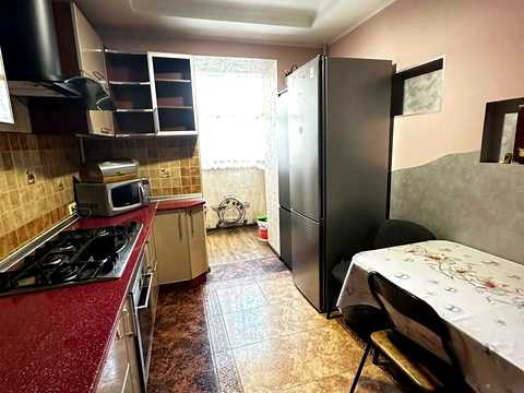 квартира за адресою Молодіжна вул., 48