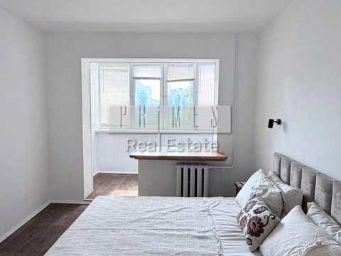 квартира за адресою Зодчих вул., 4