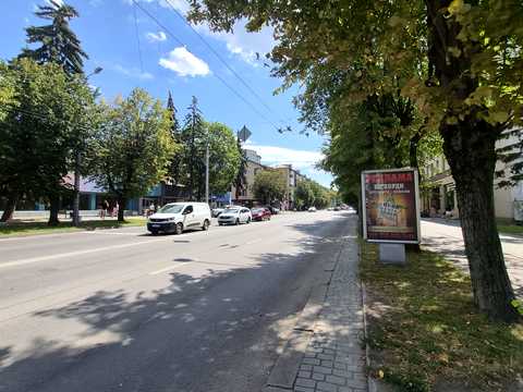 комерційна за адресою Галицька вул., 32