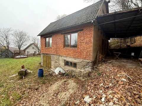 будинок за адресою с. Оріховиця, Центральна
