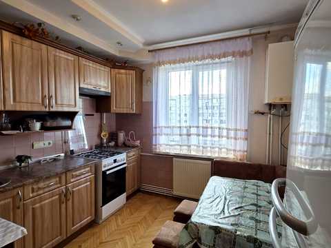квартира за адресою Івана Миколайчука вул., 18