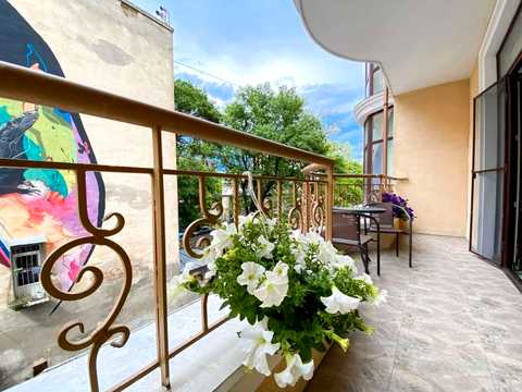 квартира по адресу Французский бульв., 13а