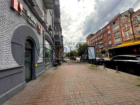 комерційна за адресою Саксаганського вул., 10