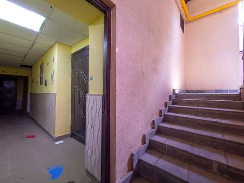 комерційна за адресою Академіка Лебедєва вул., 1/7
