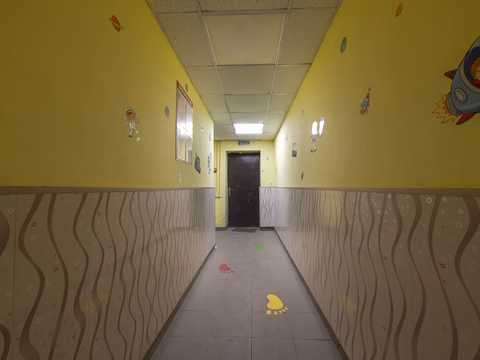 комерційна за адресою Академіка Лебедєва вул., 1/7