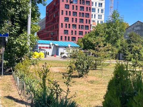 паркомісце за адресою Промислова вул., (Будинок 4.1)