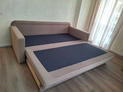 квартира по адресу Олександра Олеся ул., 1