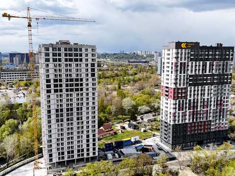 паркомісце за адресою Тепловозна вул., 28