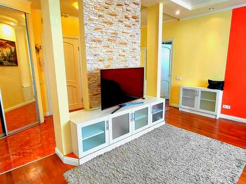 квартира за адресою Бориспільська вул., 6