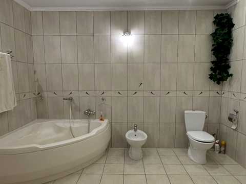 будинок за адресою Миколи Зерова вул., 1