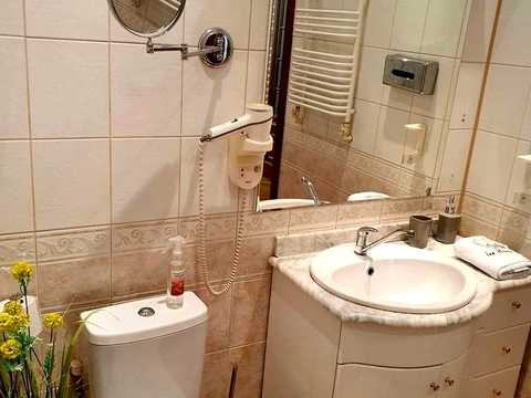 квартира за адресою Бориса Грінченка вул., 4
