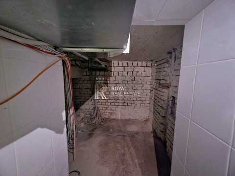 комерційна за адресою Шовковична вул., 10