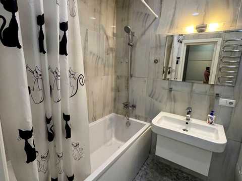 квартира за адресою Анни Ахматової вул., 34