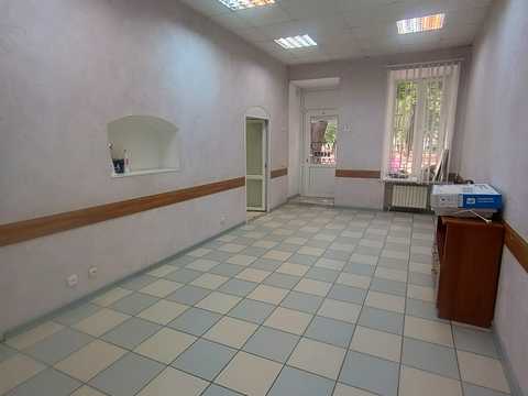 комерційна за адресою Старопортофранківська вул. (Комсомольська), 109