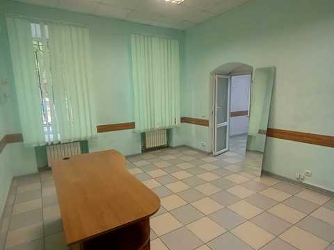 комерційна за адресою Старопортофранківська вул. (Комсомольська), 109