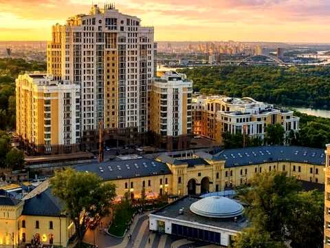 паркоместо по адресу Андрея Верхогляда ул. (Михайла Драгомирова), 9-А