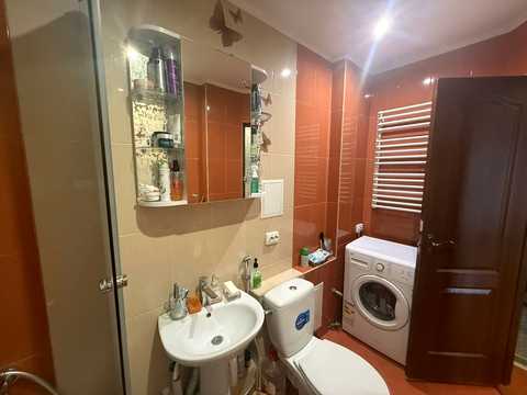 квартира за адресою Злуки просп., 8